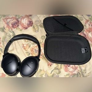 BOSE QuietComfort 45 Headphones